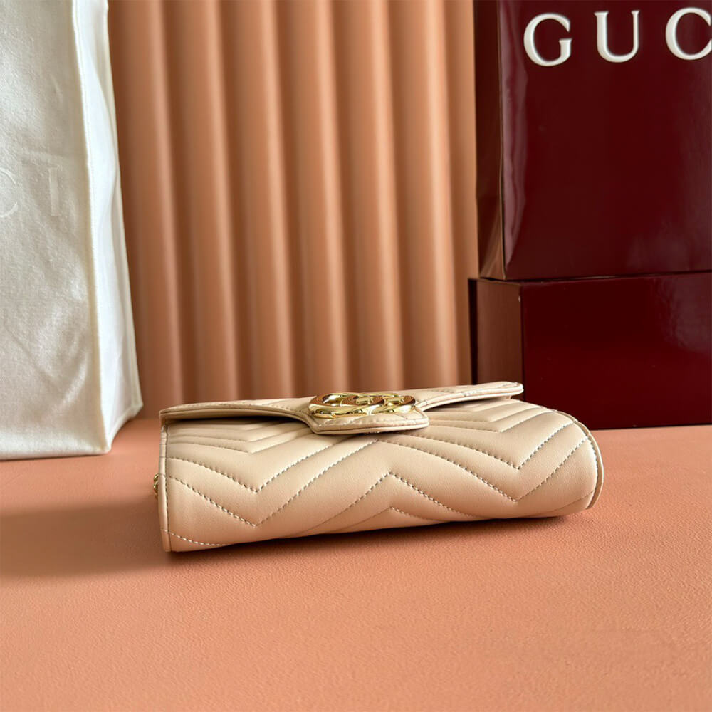 GG Marmont wallet on chain